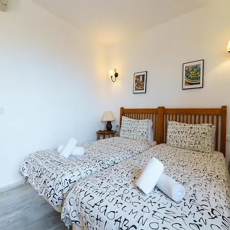 3 Bedroom Penthouse In *