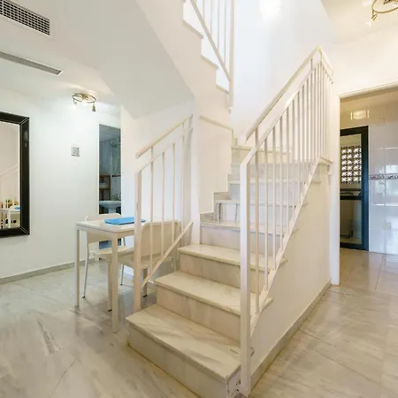 3 Bedroom Penthouse In 米哈斯
