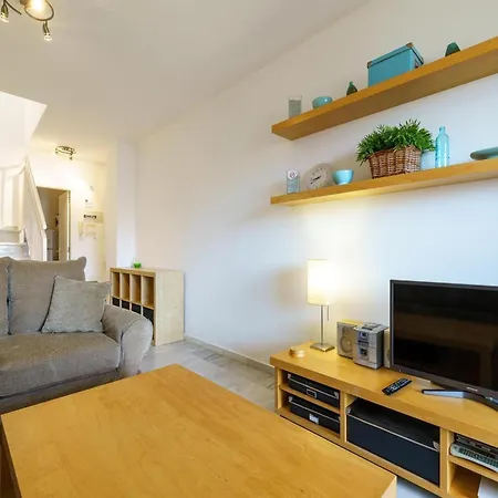 3 Bedroom Penthouse In 米哈斯