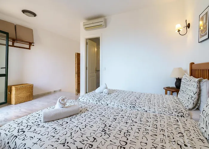 Hébergement de vacances 3 Bedroom Penthouse In *